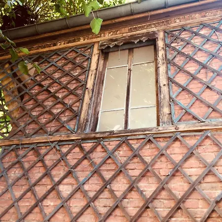 Aux Tourelles 1888 - Tres Proche Lyon Bed & Breakfast