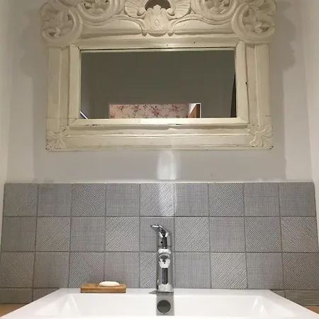 Bed & Breakfast De Charme Très Proche Lyon 2*